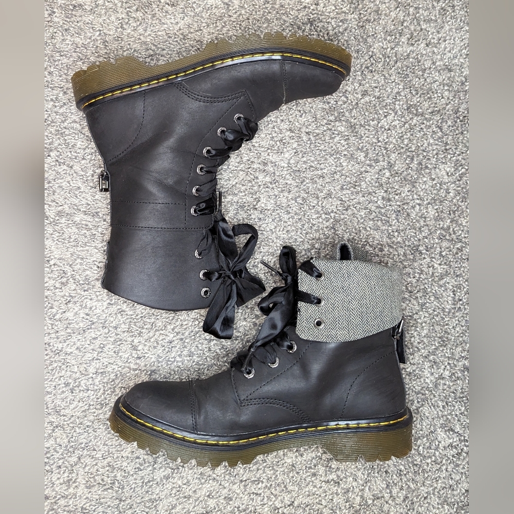 Dr. Martens Yuba women's size US 10, EU 42, UK 8 black with ribbon laces